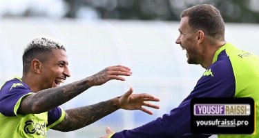 فيورنتينا ينهي عمليات الإحماء للقاء مانشستر يونايتد
