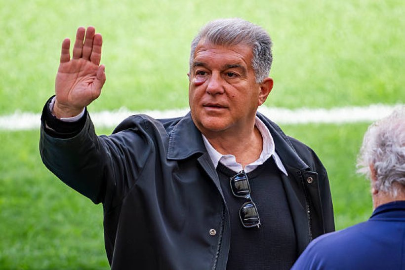 لابورتا يهاجم التحكيم في مباراة برشلونة وأتلتيكو مدريد