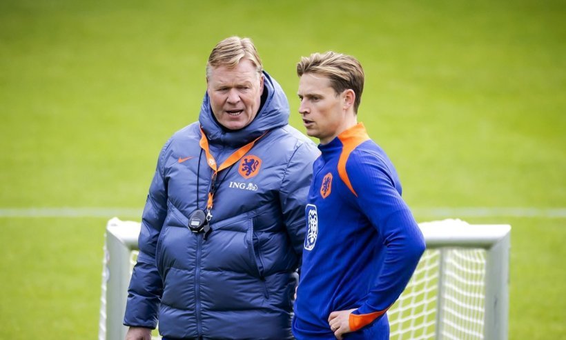 كومان يدافع عن دي يونغ: “الانتقادات غير عادلة”