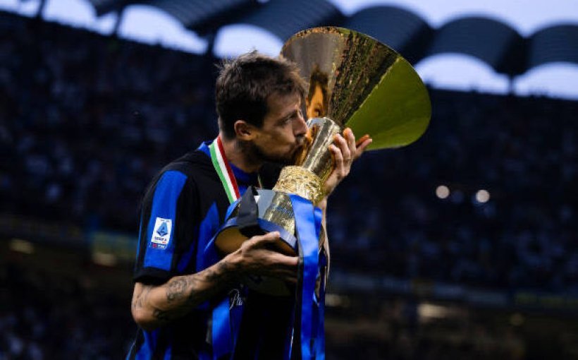 إنتر يحسم موقفه.. لا تجديد لعقد أتشيربي