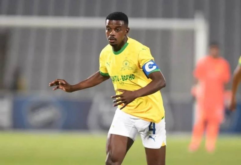 وكيل موكوينا يرد على أنباء انتقاله للأهلي