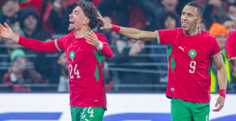 نائل العيناوي عقل وسط المغرب النابض وسلاح المونديال