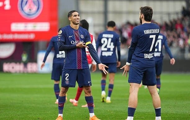 ثنائية حكيمي تقود باريس سان جيرمان لفوز كاسح على بريست