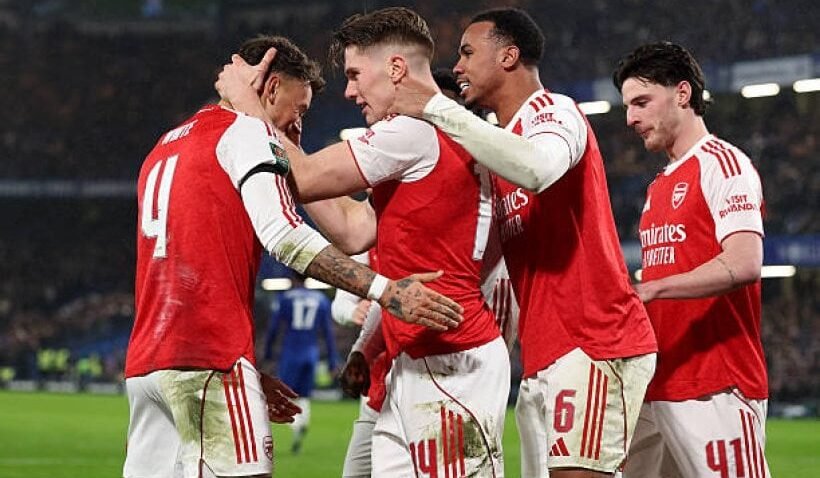 أرسنال يُسقط تشيلسي في “ستامفورد بريدج” ويضع قدماً في نهائي كأس الرابطة