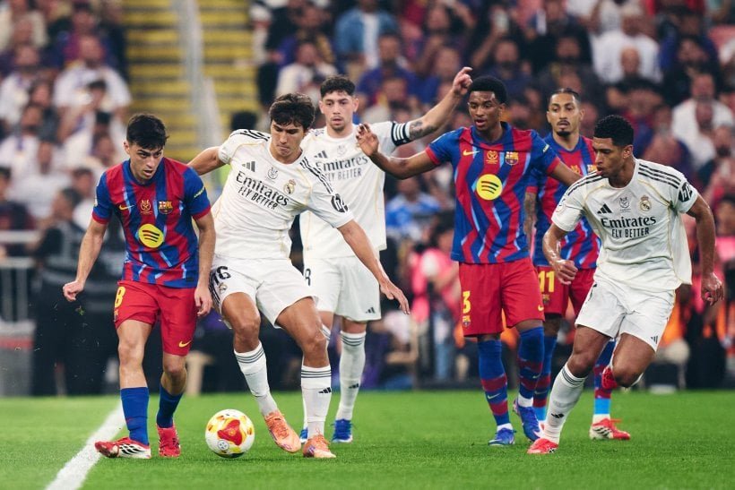 برشلونة ينتزع كأس السوبر الإسباني بثلاثية من ريال مدريد في الكلاسيكو