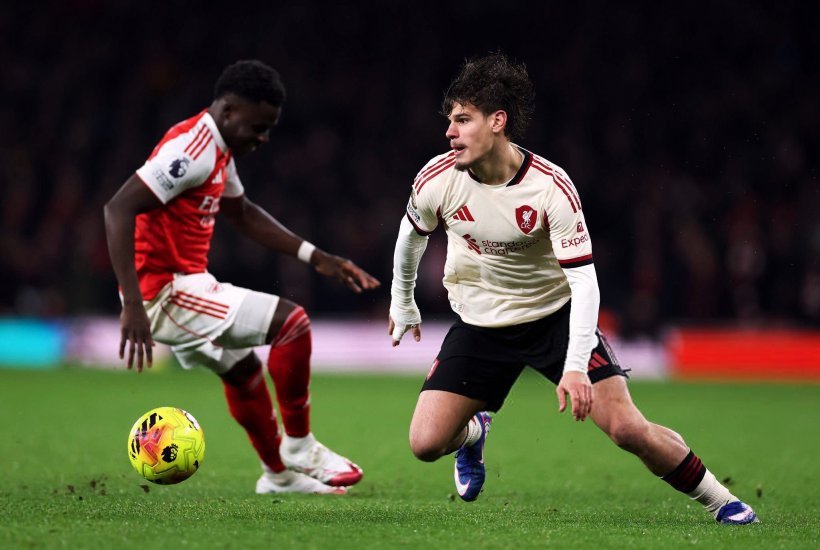 آرسنال يحصن صدارة الدوري الإنجليزي بتعادل مثير مع ليفربول