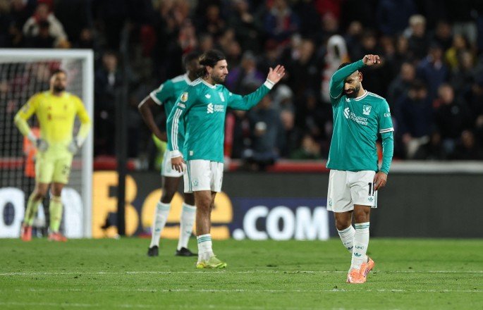 برينتفورد يهزم ليفربول في مباراة مثيرة بالدوري الإنجليزي