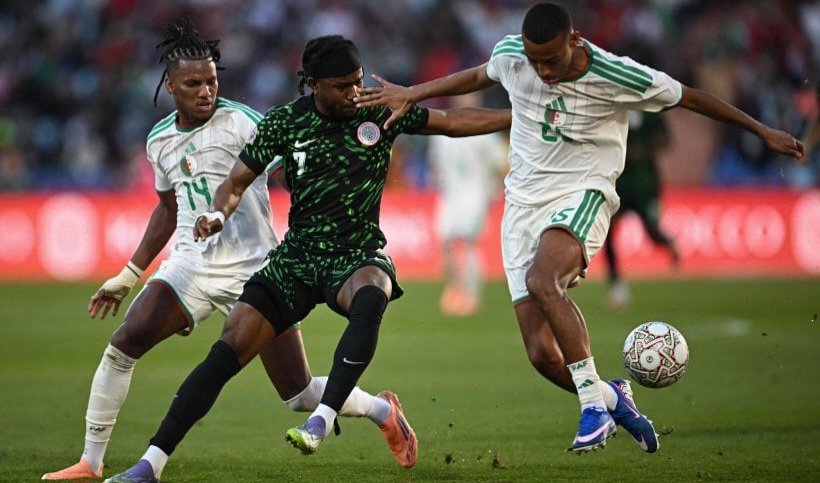 نسور نيجيريا تحلق إلى نصف نهائي أمم أفريقيا بثنائية في شباك الجزائر