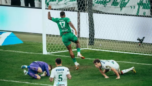 إيفان توني يقود الأهلي لاكتساح الاتفاق برباعية ويُشعل صدارة الدوري السعودي